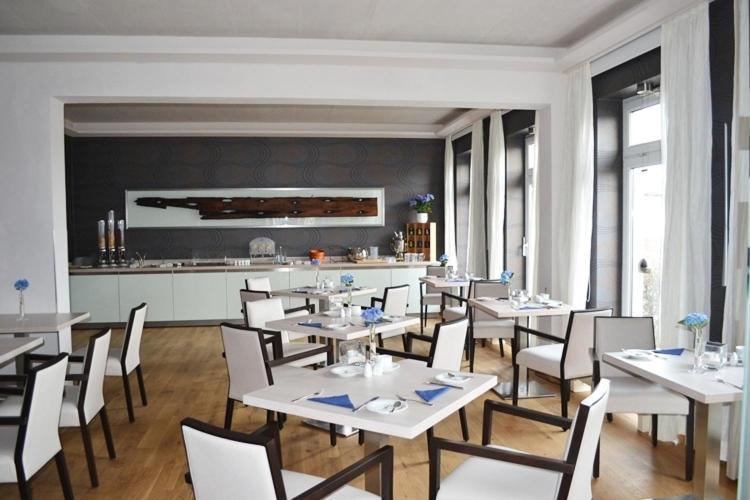 Hafenhotel Pommernyacht Ueckermunde Ngoại thất bức ảnh