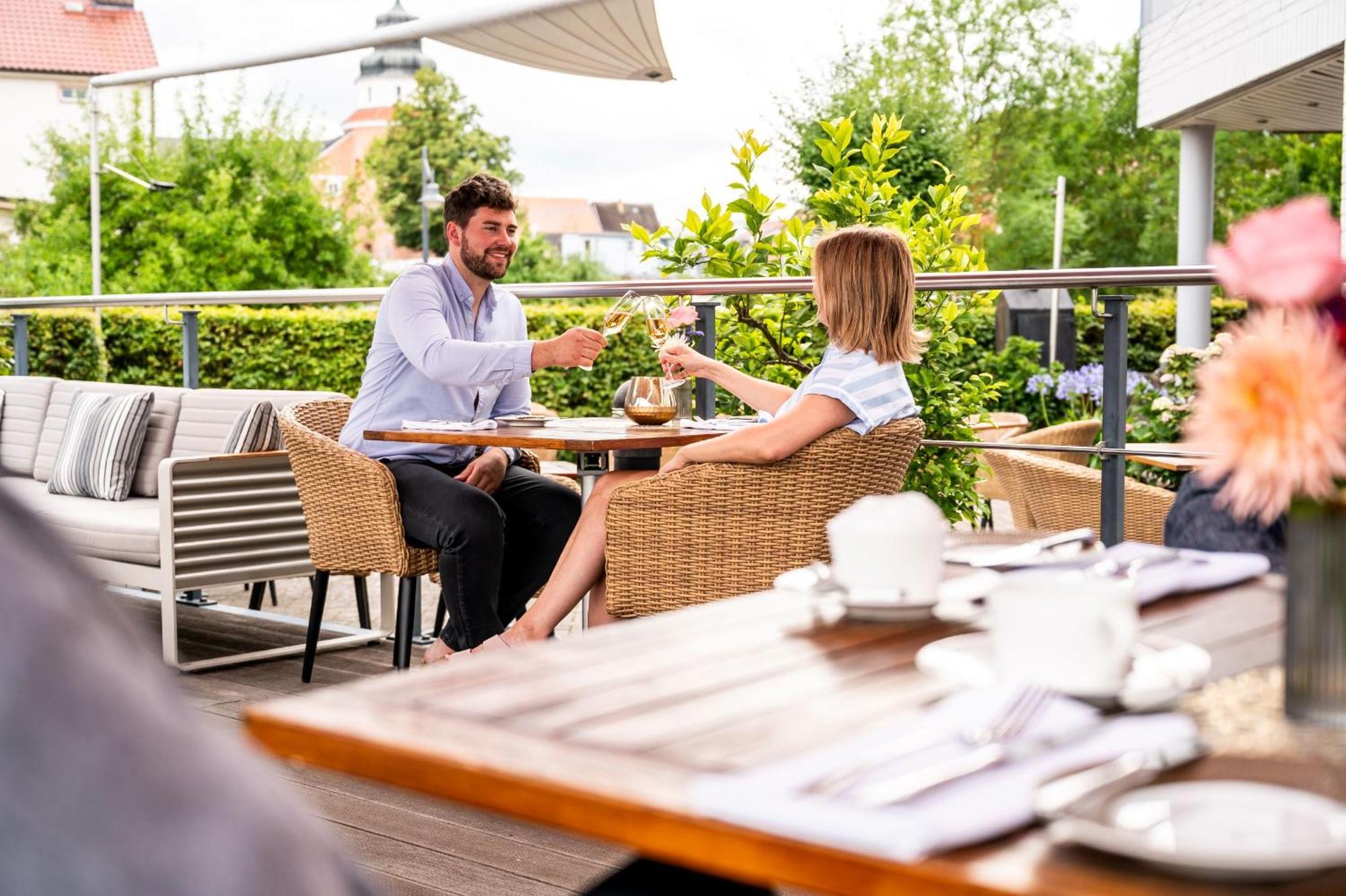 Hafenhotel Pommernyacht Ueckermunde Ngoại thất bức ảnh