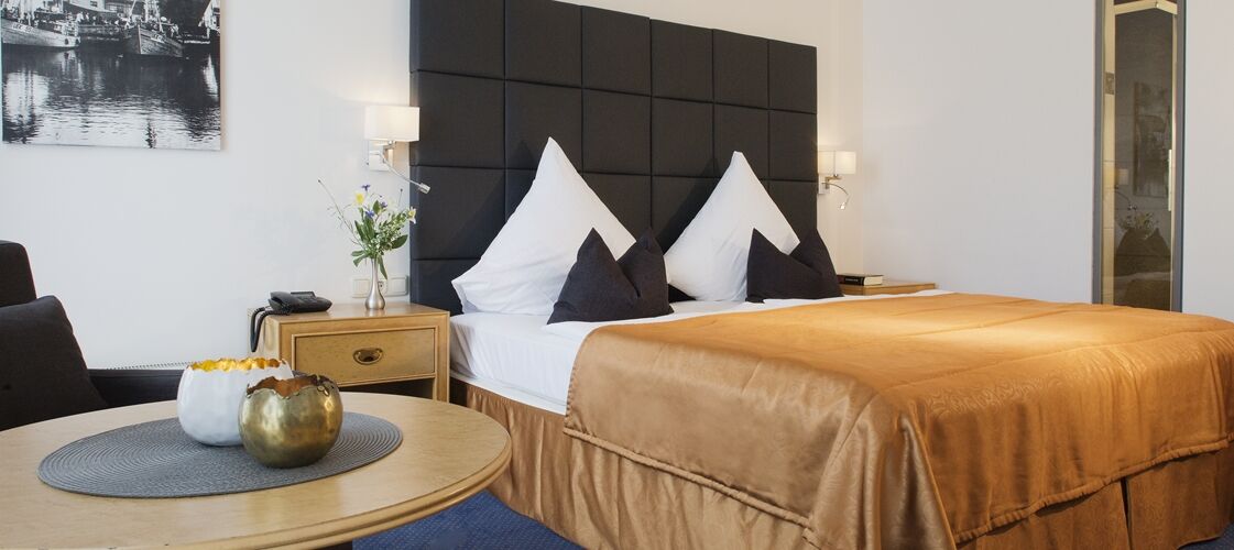 Hafenhotel Pommernyacht Ueckermunde Ngoại thất bức ảnh