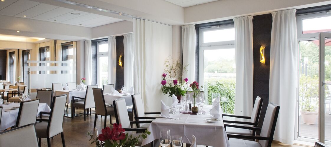 Hafenhotel Pommernyacht Ueckermunde Ngoại thất bức ảnh